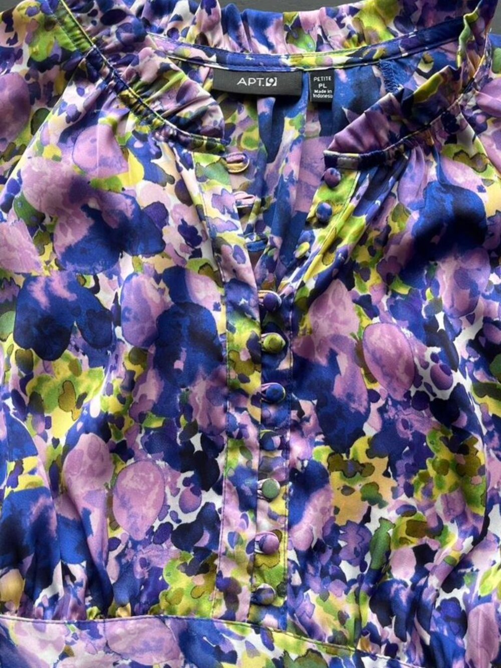 VIBRANT WATERCOLOR FLORAL BLOUSE - Picture 2 of 8